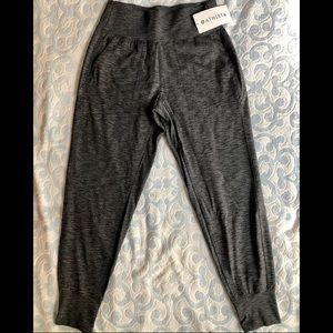 NWT Athleta Venice Joggers in Black Heather